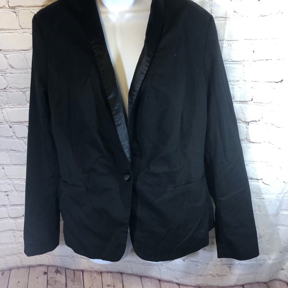 Attention Blazer
